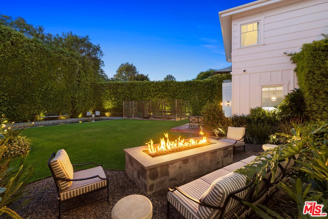 521 Amalfi Dr