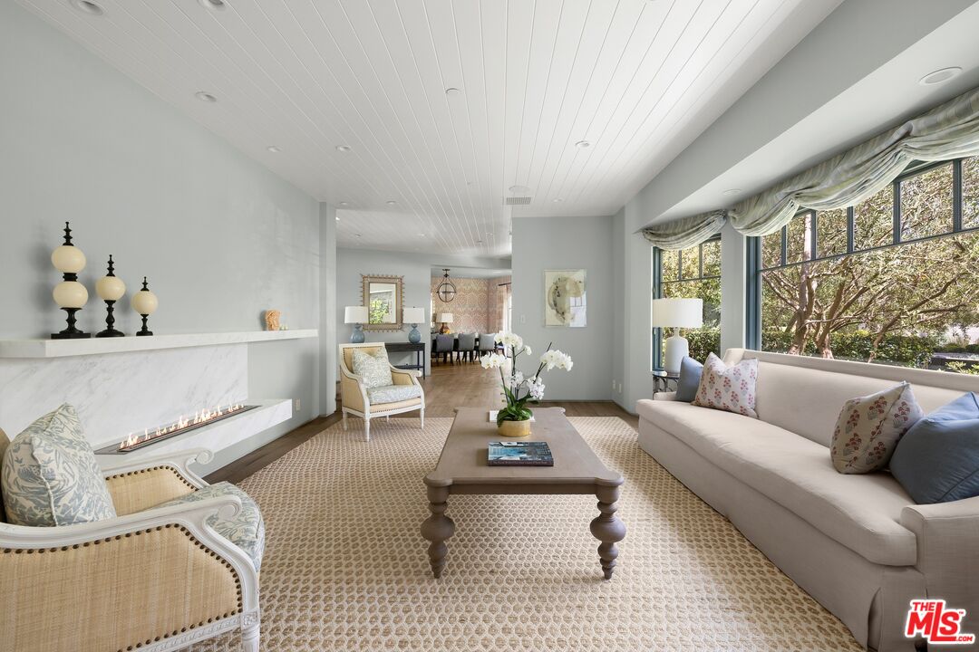 521 Amalfi Dr