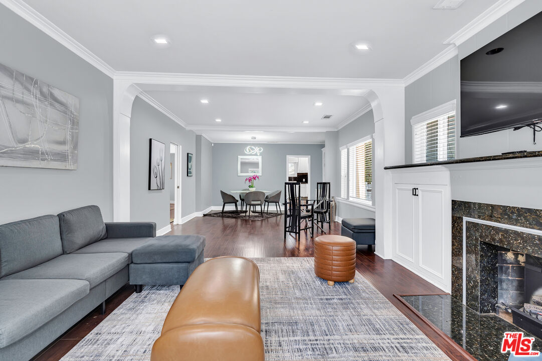 1906 Veteran Ave