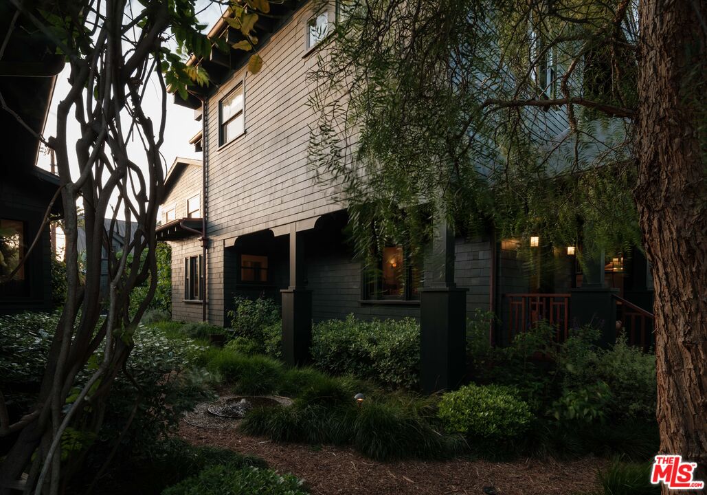 649 Palms Blvd