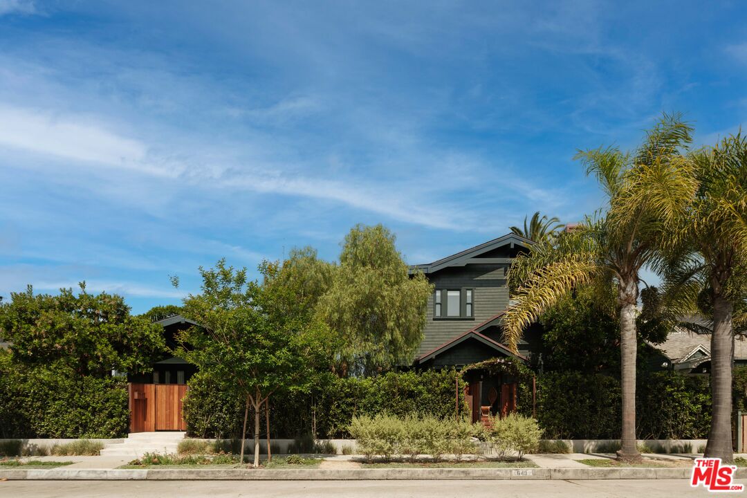 649 Palms Blvd