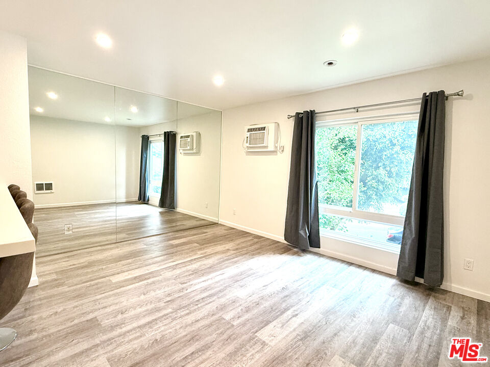 1222 Olive Dr Unit: 105