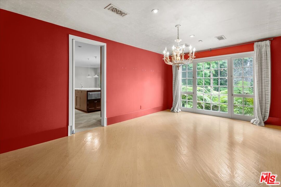 4606 White Oak Ave