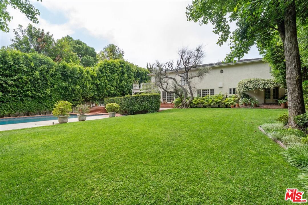 4606 White Oak Ave
