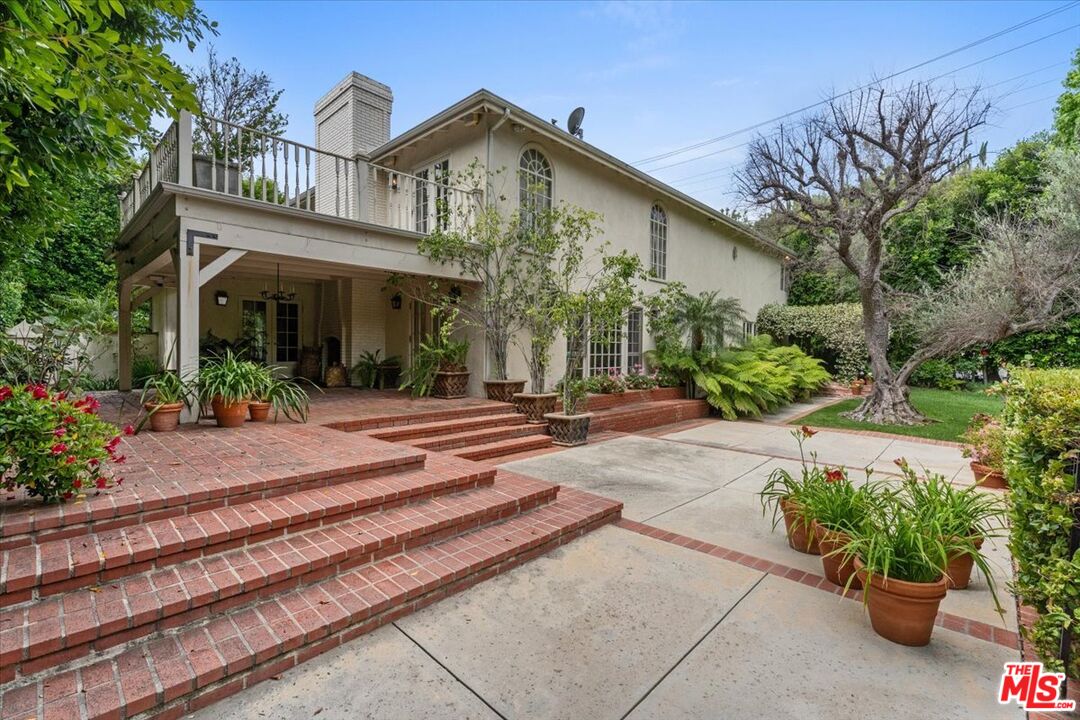 4606 White Oak Ave