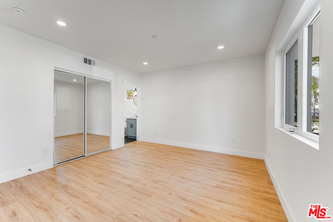 1433 S Crescent Heights Blvd