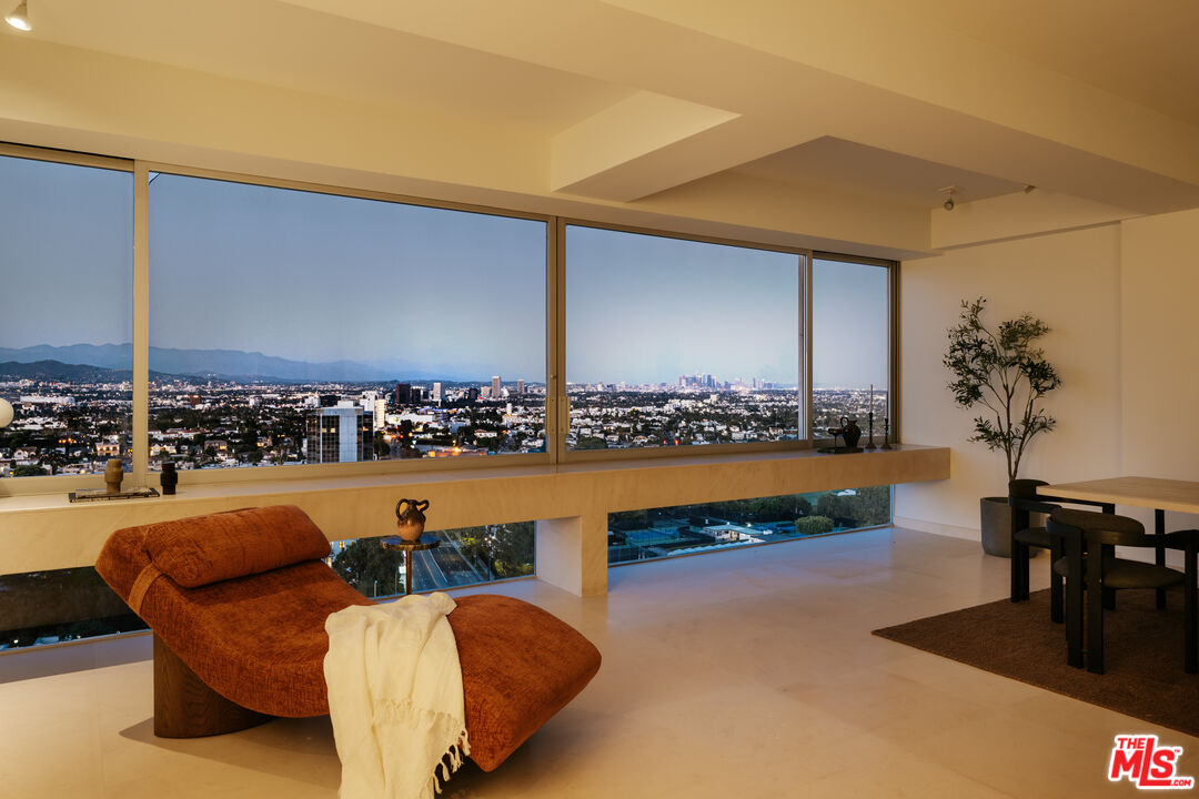 2222 Avenue Of The Stars Unit: 1404