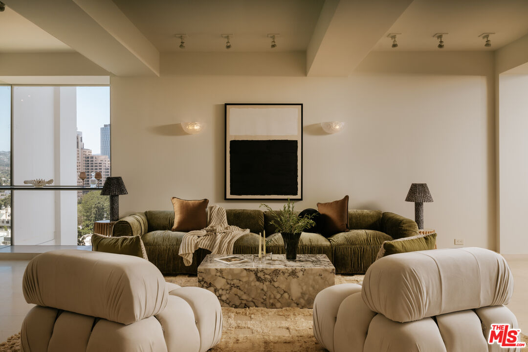 2222 Avenue Of The Stars Unit: 1404
