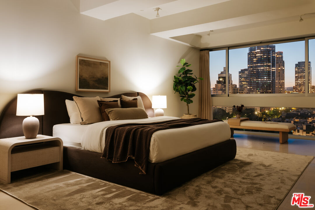 2222 Avenue Of The Stars Unit: 1404