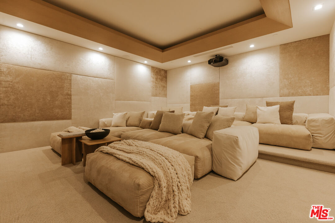 16058 Anoka Dr