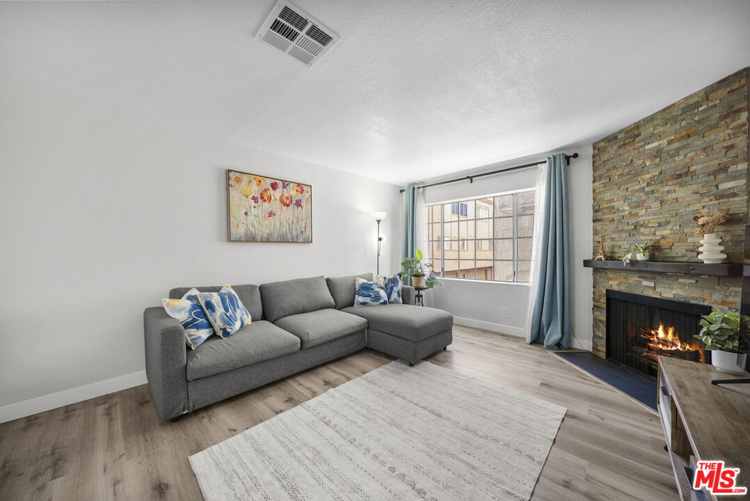 7658 Topanga Canyon Blvd Unit: 113