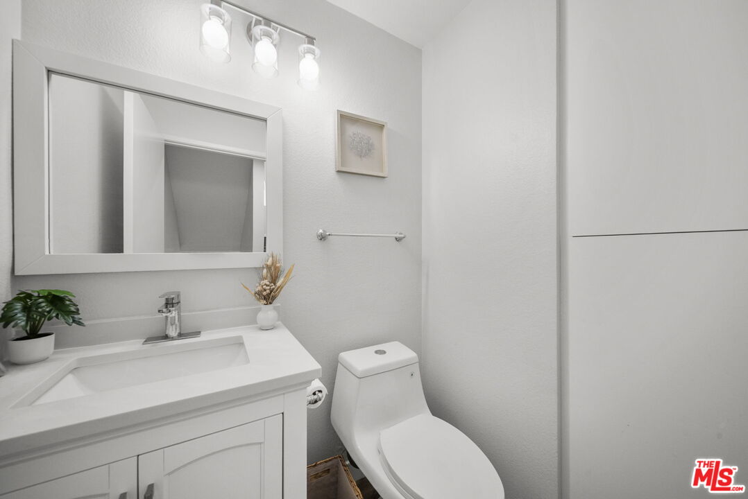 7658 Topanga Canyon Blvd Unit: 113