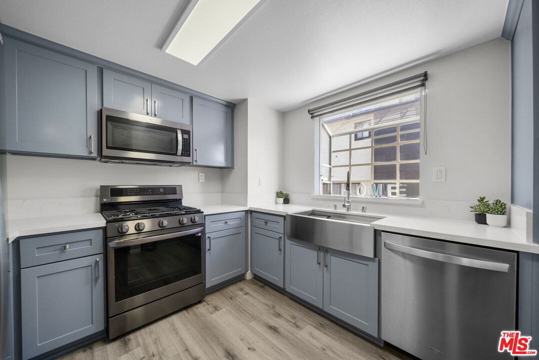 7658 Topanga Canyon Blvd Unit: 113