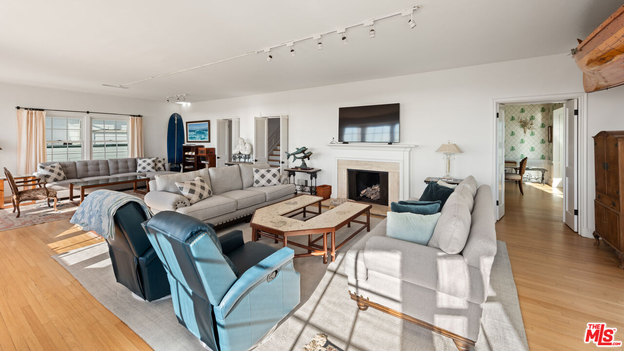 605 N Palisades Beach Rd