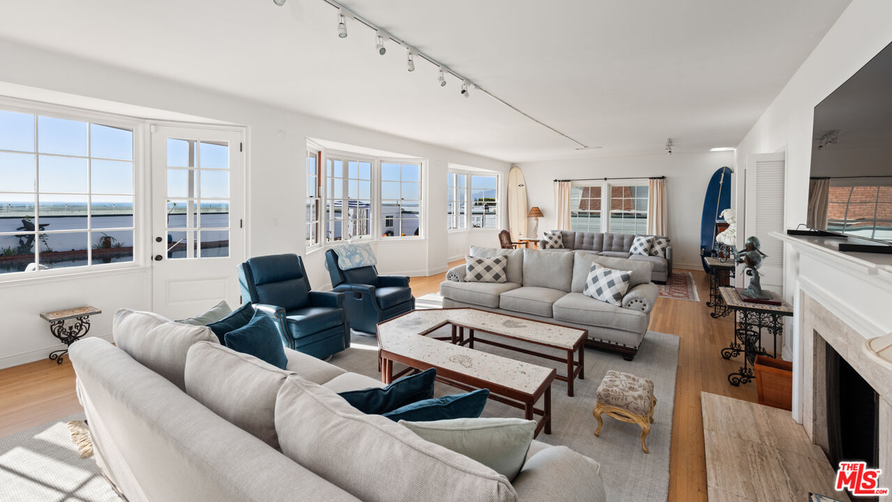 605 N Palisades Beach Rd