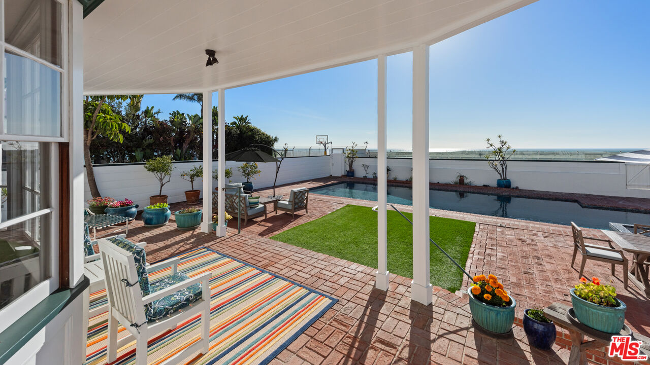 605 N Palisades Beach Rd