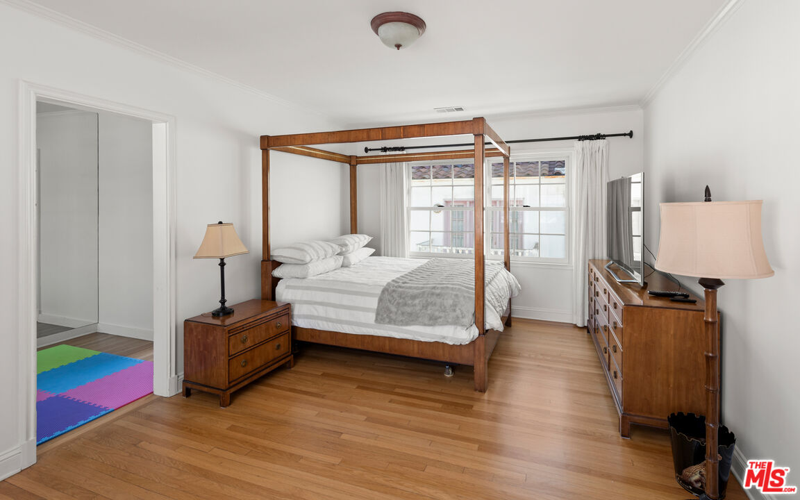 605 N Palisades Beach Rd