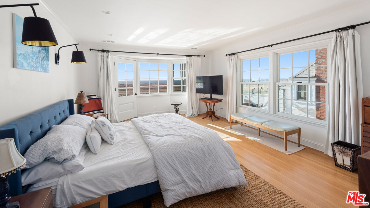 605 N Palisades Beach Rd