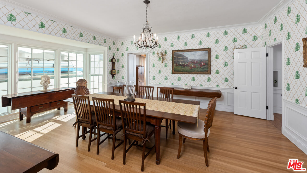605 N Palisades Beach Rd
