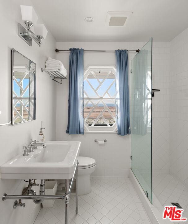 605 N Palisades Beach Rd