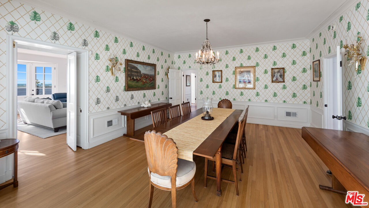 605 N Palisades Beach Rd