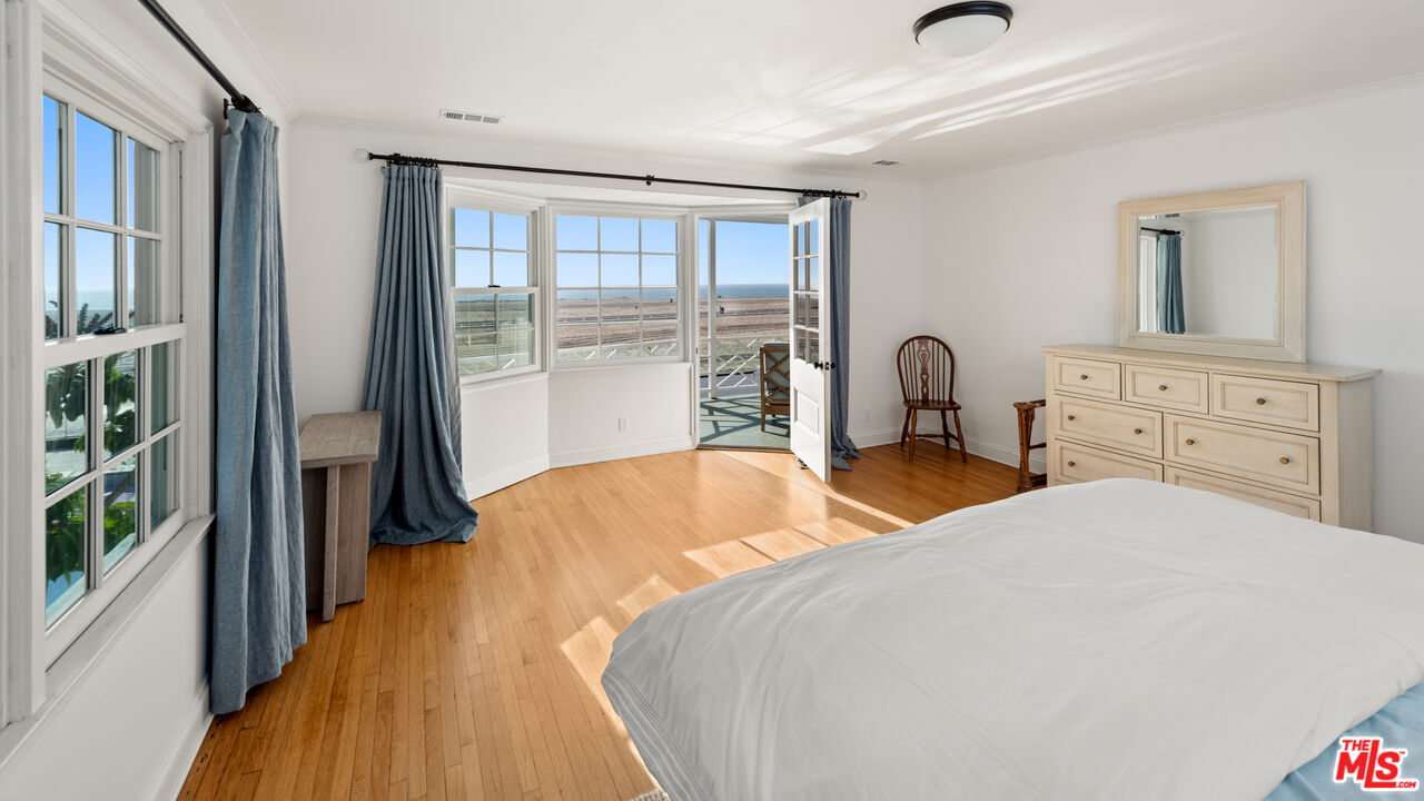 605 N Palisades Beach Rd