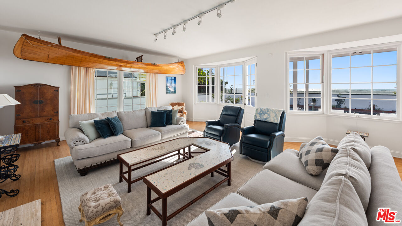 605 N Palisades Beach Rd