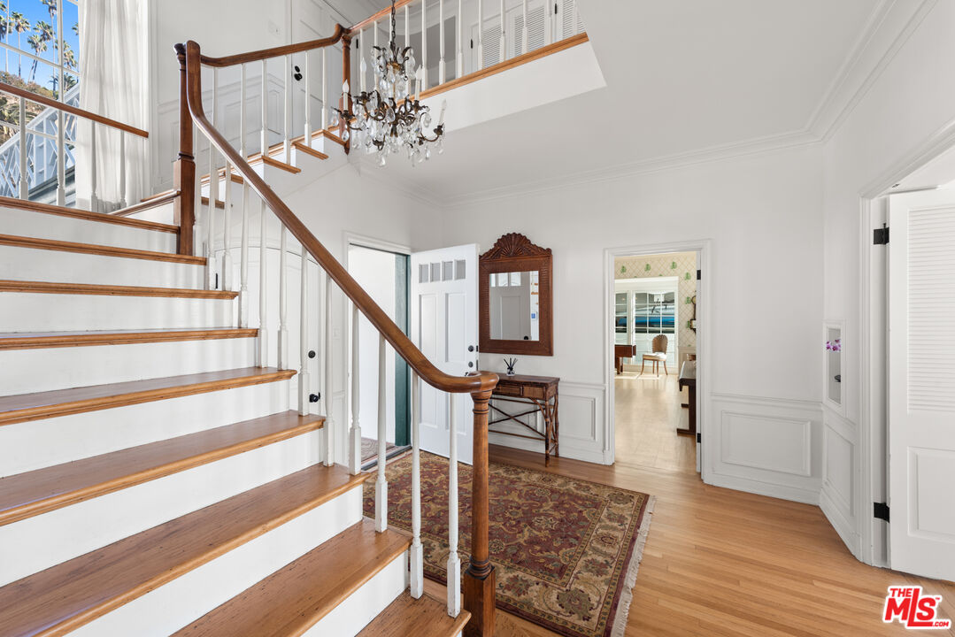 605 N Palisades Beach Rd
