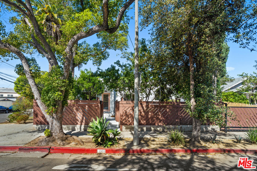 1001 N Rampart Blvd