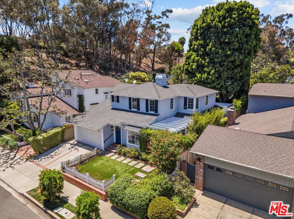 11447 Albata St