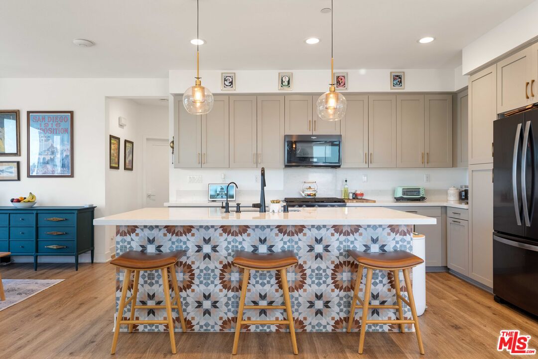 2911 Exposition Pl Unit: 1