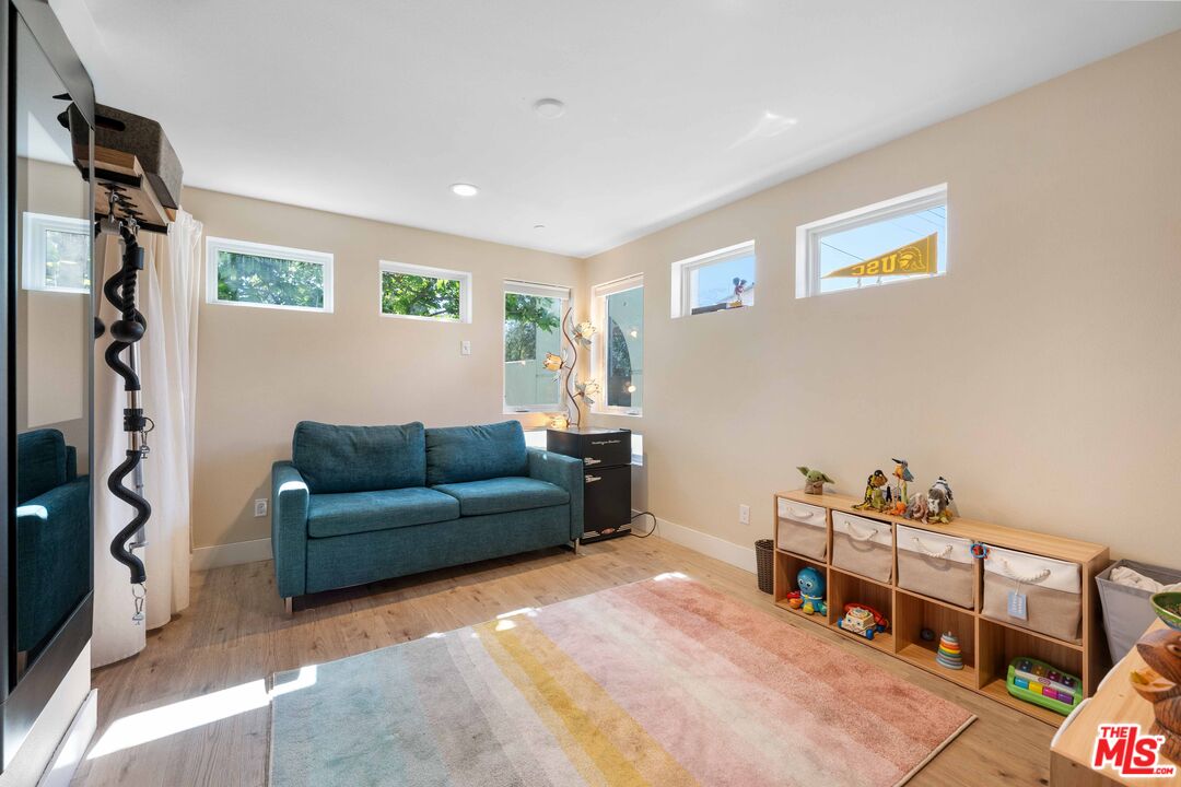 2911 Exposition Pl Unit: 1