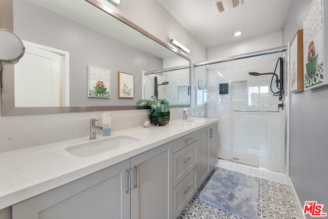 2911 Exposition Pl Unit: 1