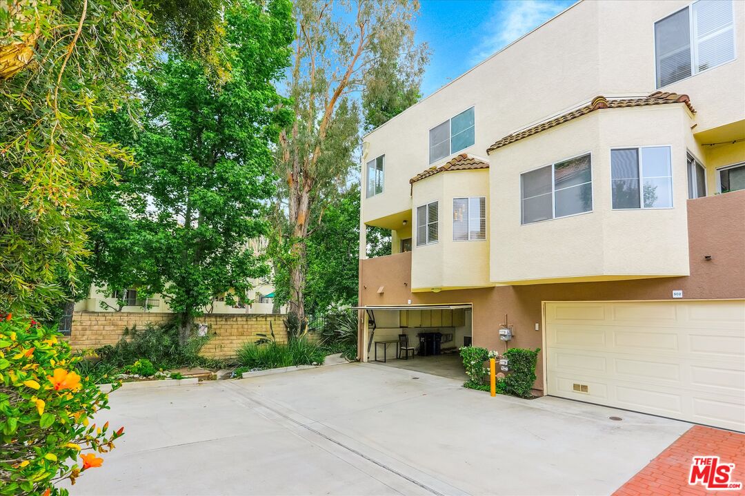 5455 Sylmar Ave Unit: 501