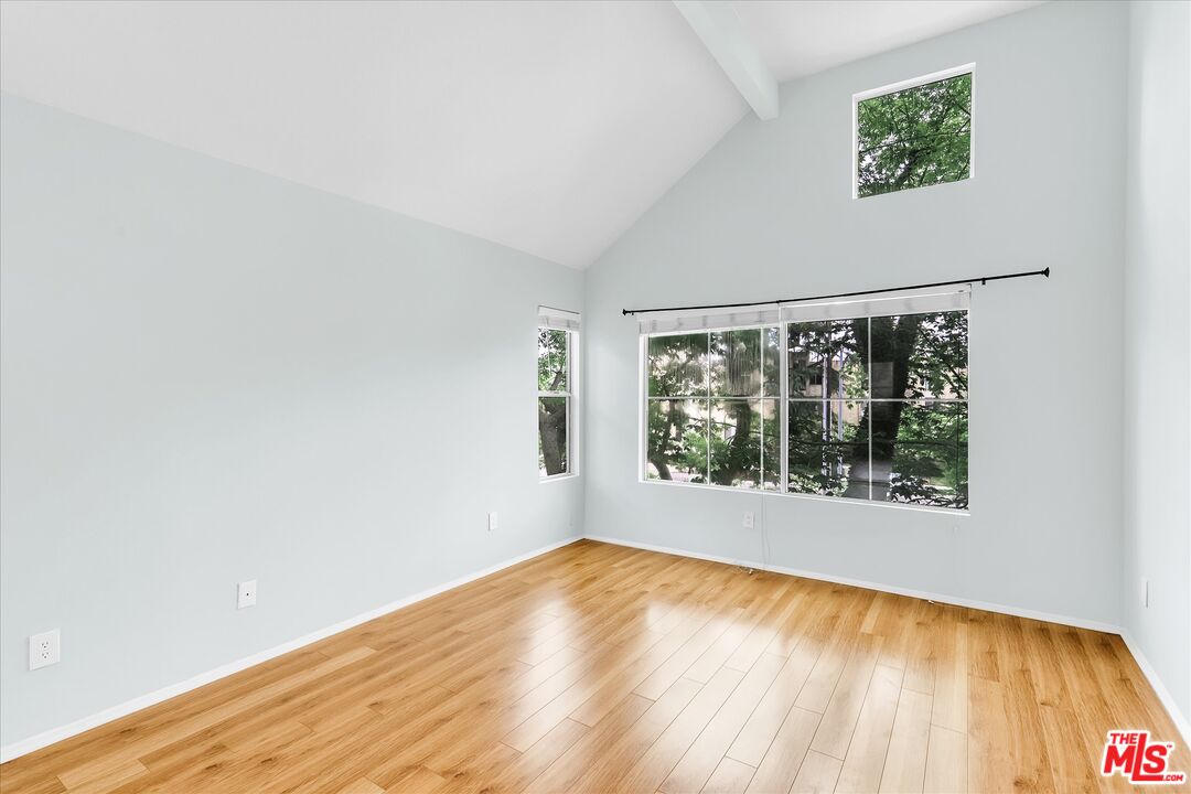 5455 Sylmar Ave Unit: 501