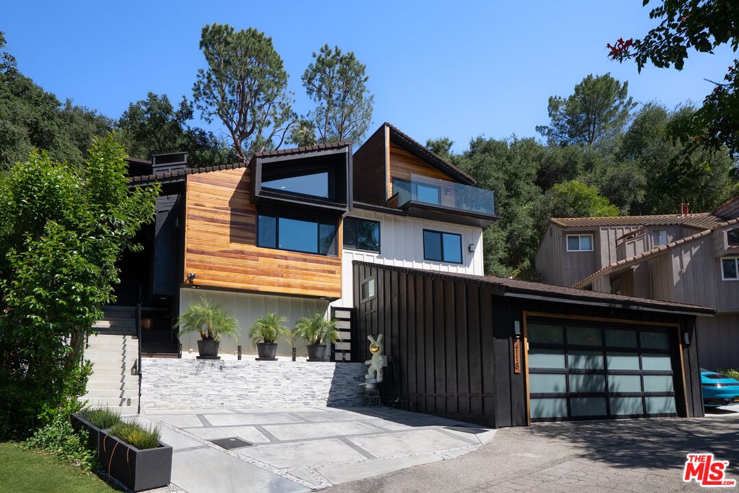 4118 Oak Hollow Rd