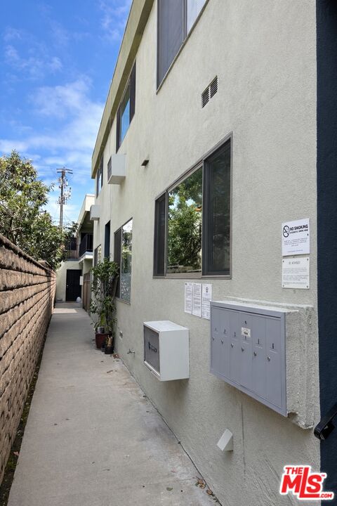 1433 Euclid St Unit: 5