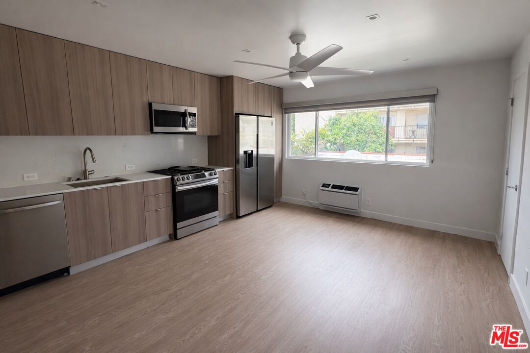 1433 Euclid St Unit: 5