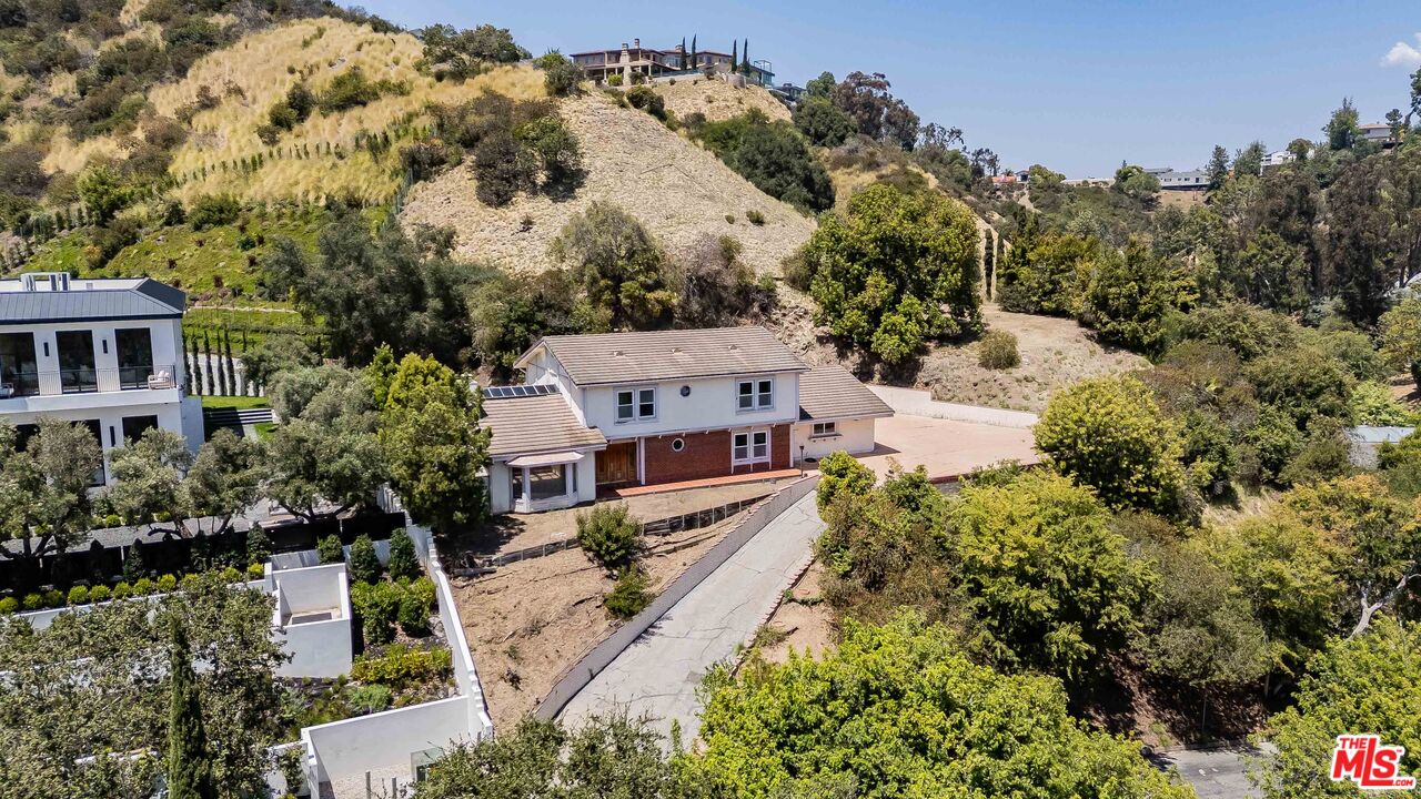 1181 Somera Rd