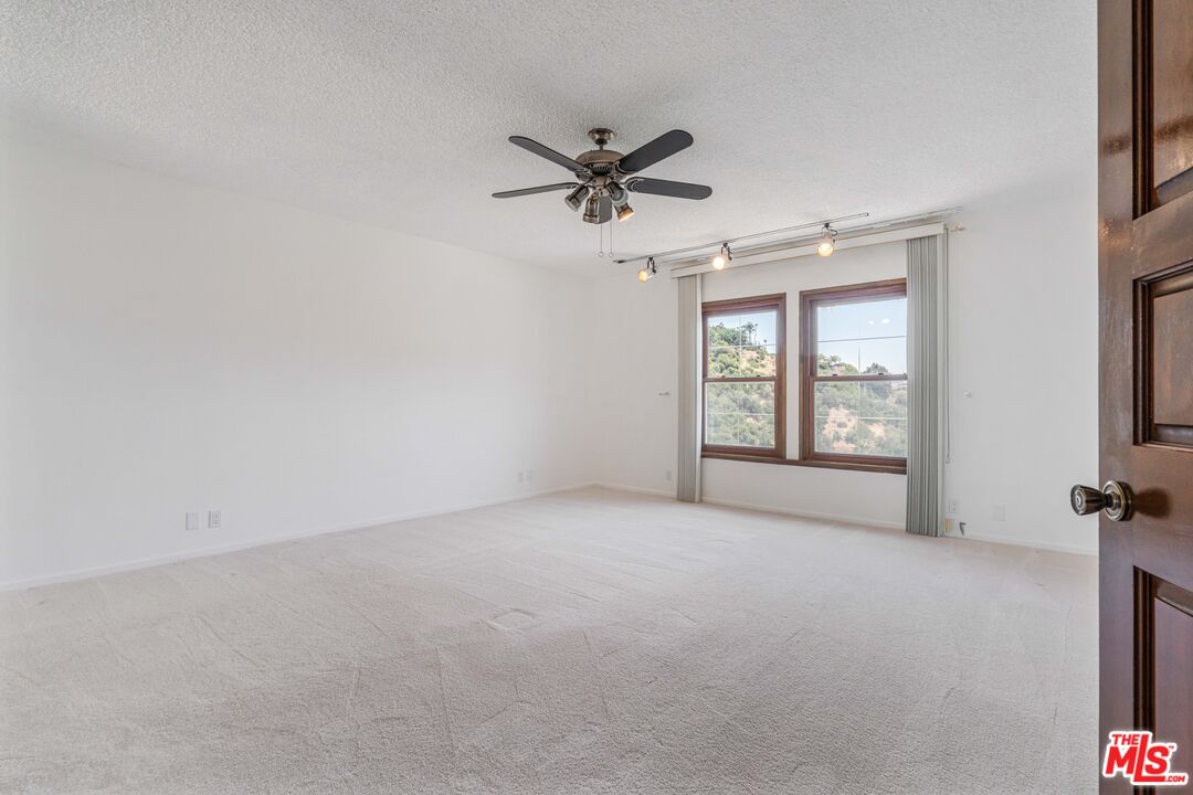 1181 Somera Rd