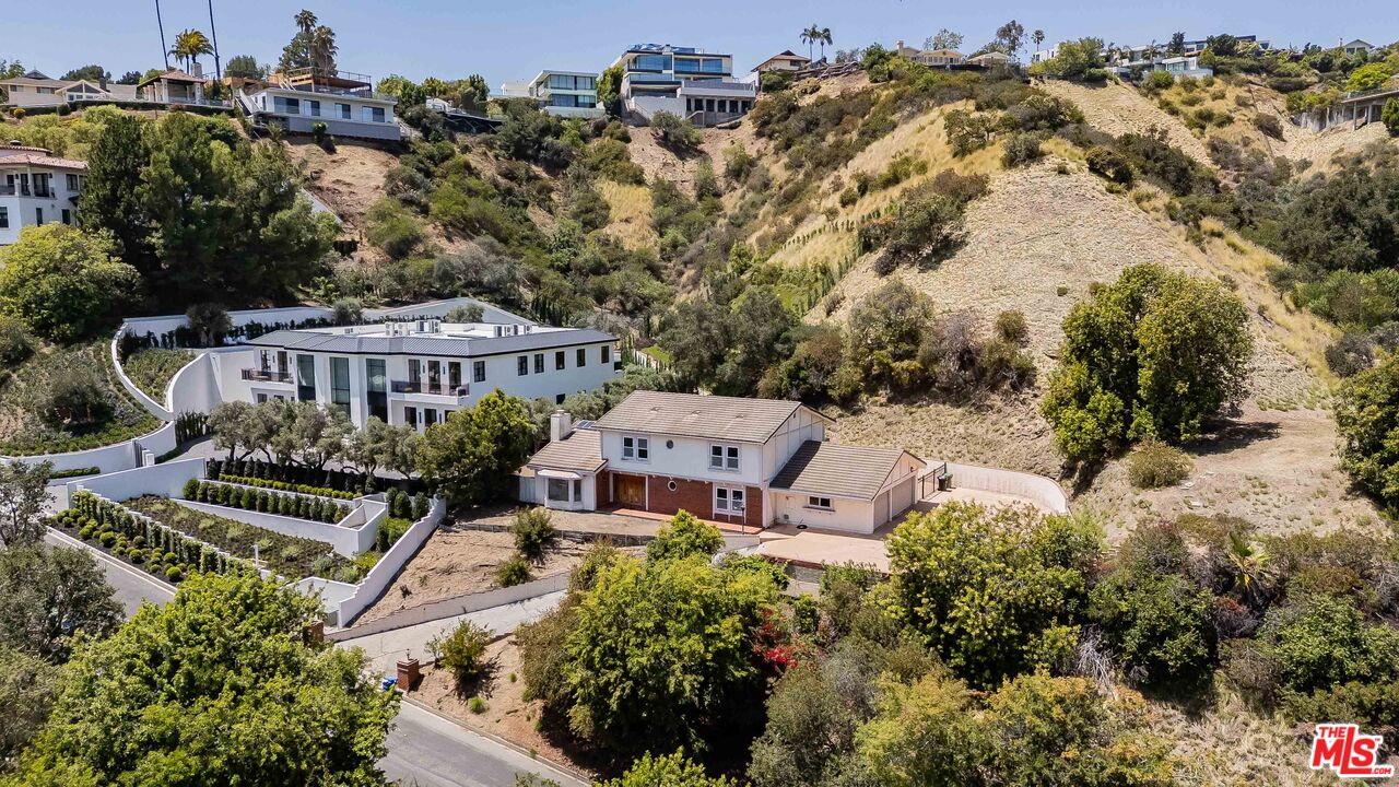 1181 Somera Rd