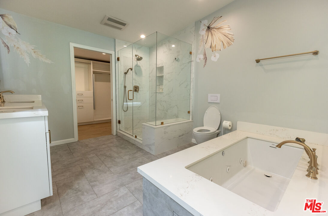 22 Navy St Unit: 306