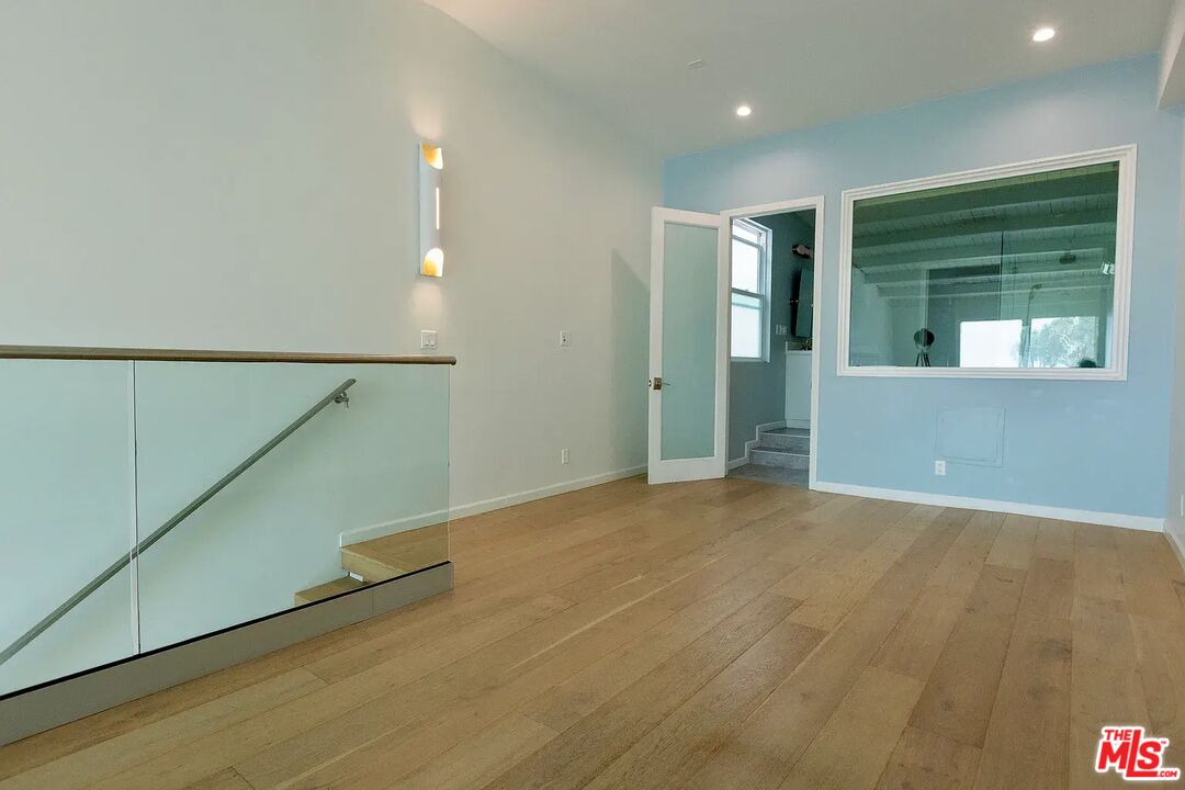 22 Navy St Unit: 306