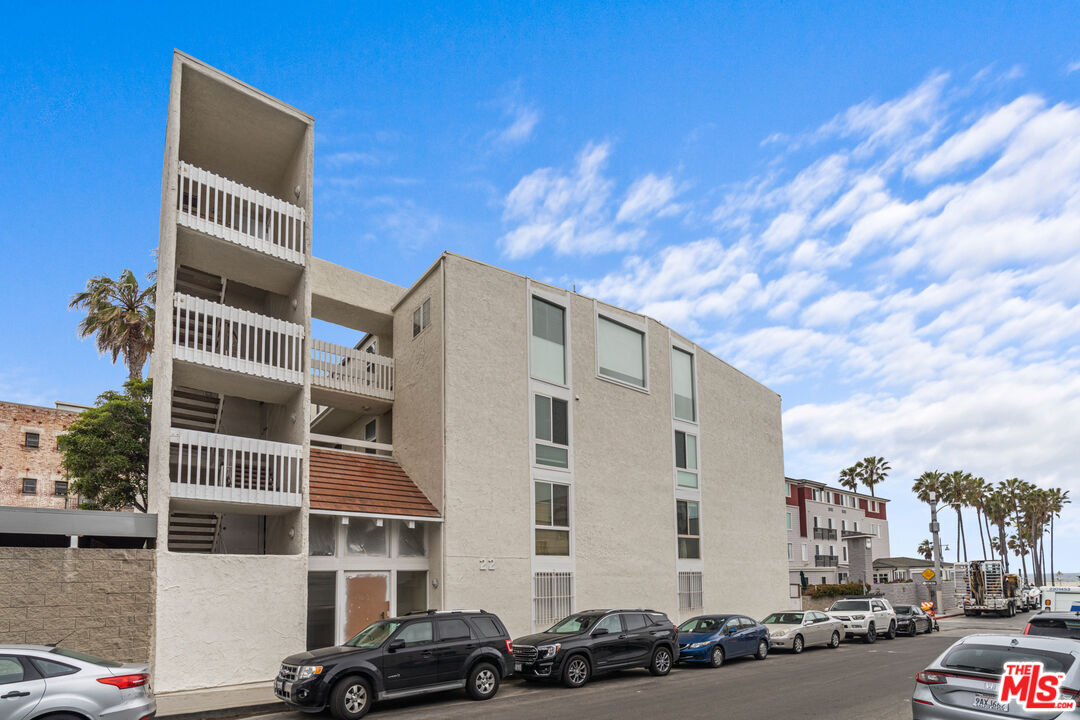 22 Navy St Unit: 306