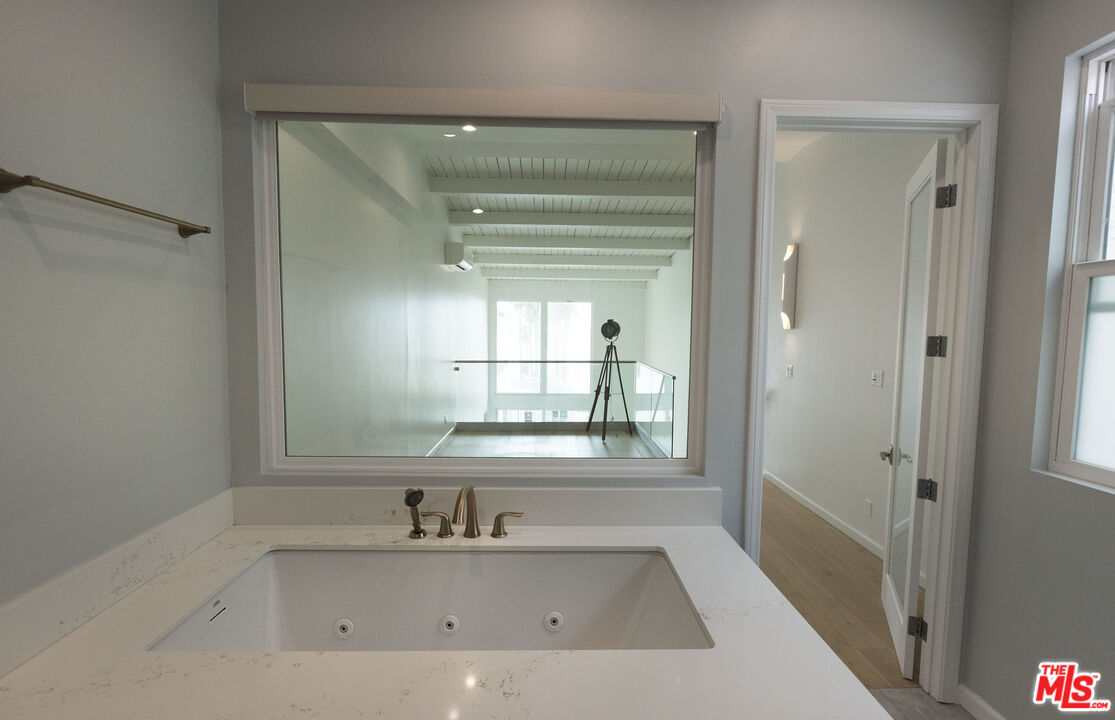 22 Navy St Unit: 306