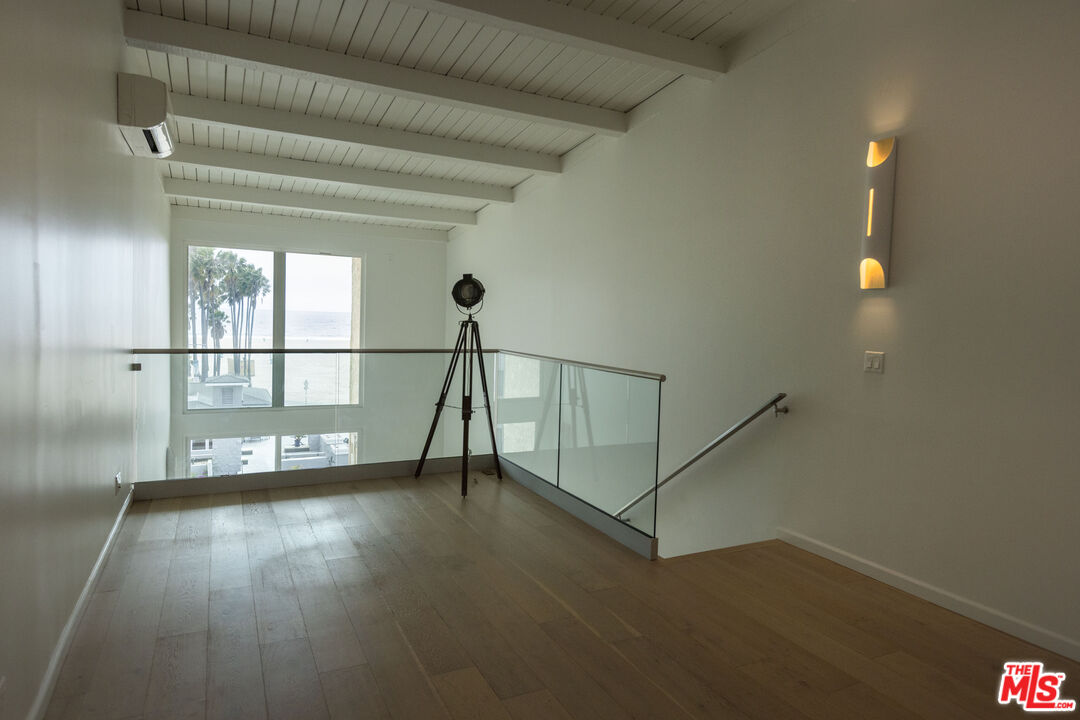 22 Navy St Unit: 306