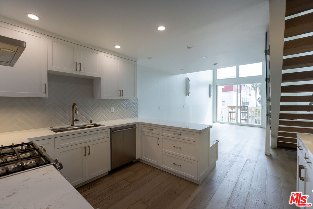 22 Navy St Unit: 306