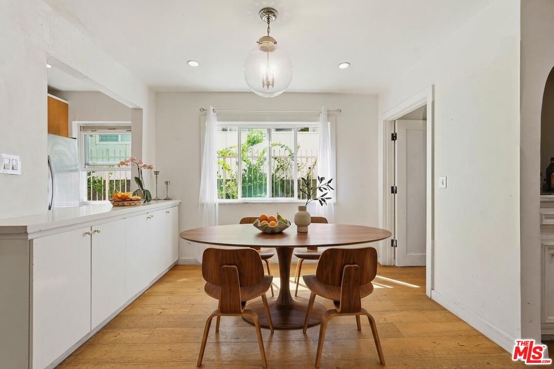 625 N Flores St Unit: 104