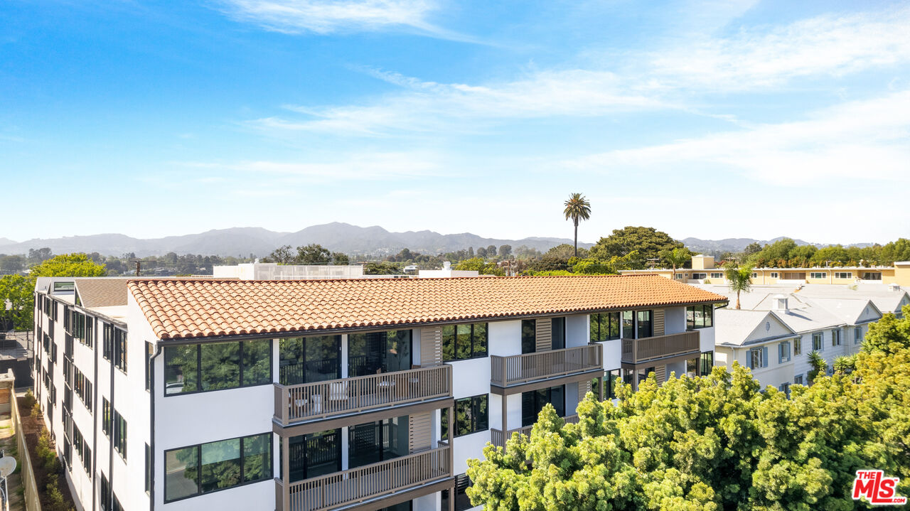 153 San Vicente Blvd Unit: 2E