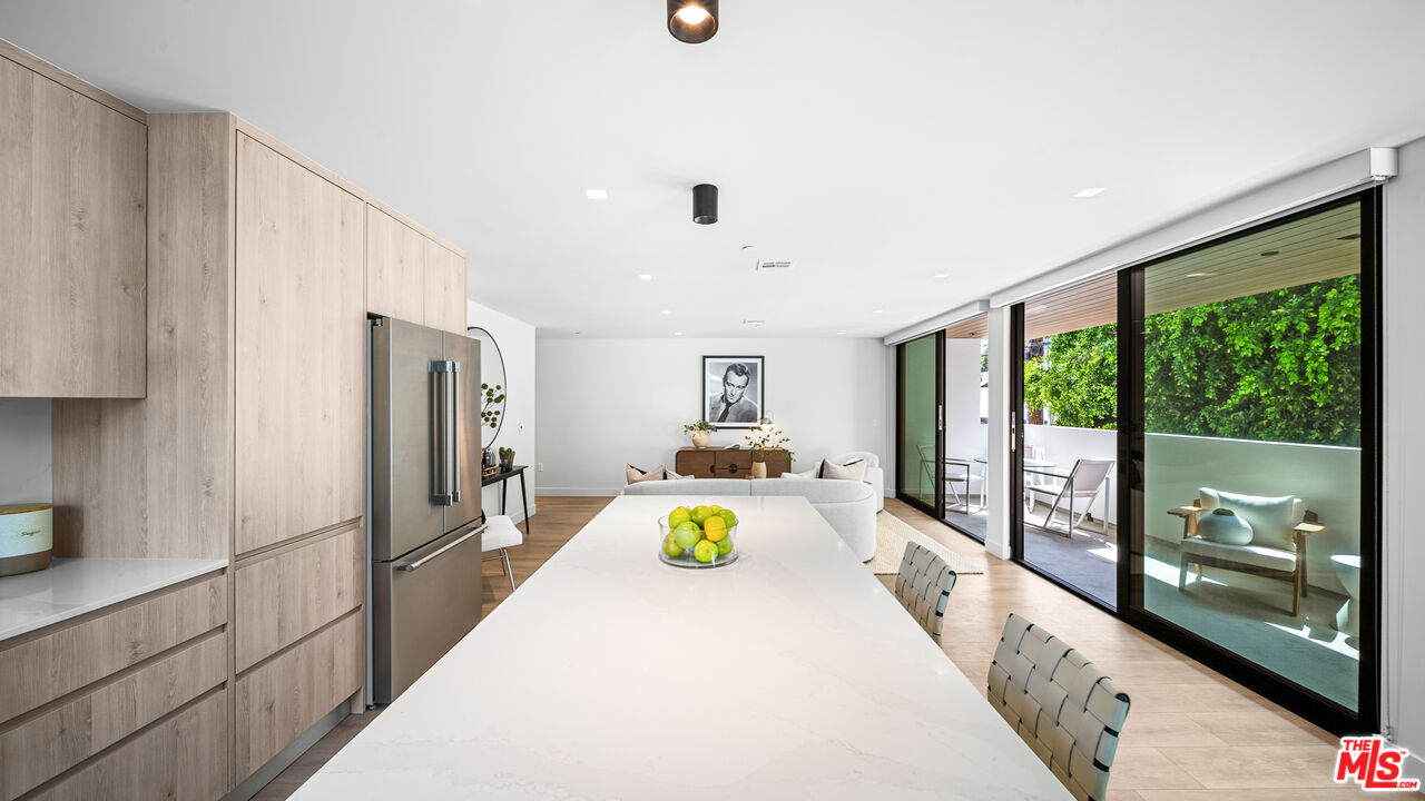 153 San Vicente Blvd Unit: 2E